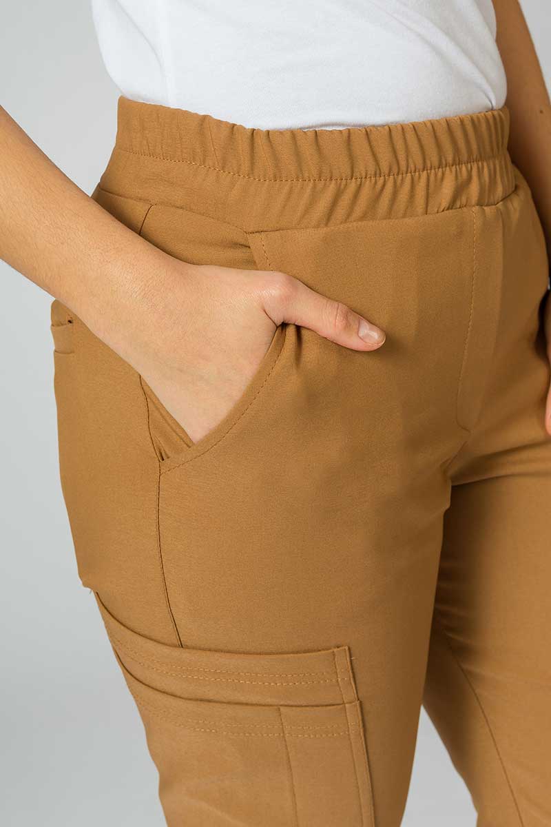 Spodnie medyczne damskie Sunrise Uniforms Premium Chill jogger brązowe-4