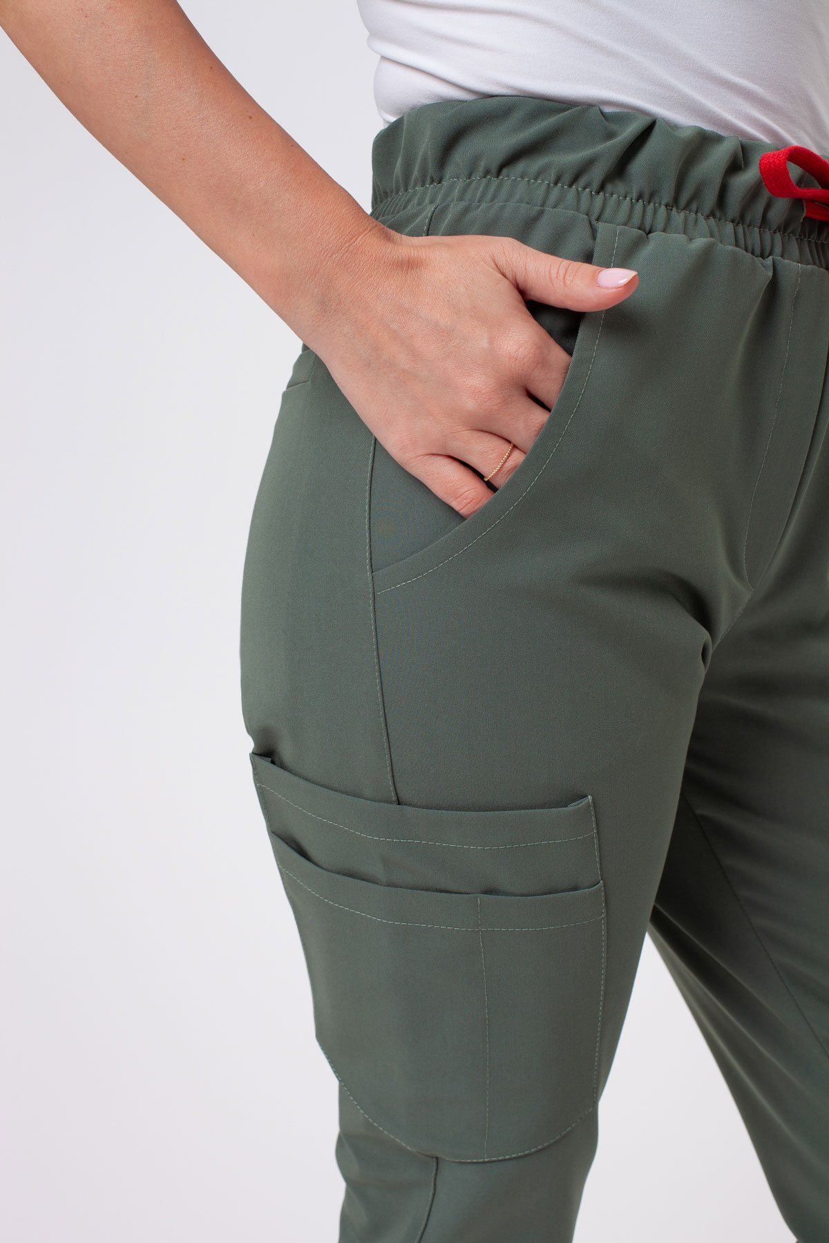 Spodnie medyczne damskie Sunrise Uniforms Premium Vibe jogger sage green-2