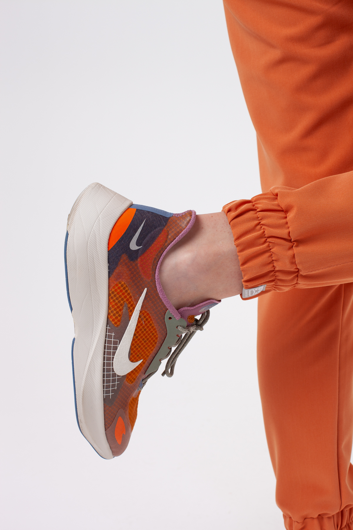 Spodnie medyczne damskie Sunrise Uniforms Premium Vibe jogger caramel-5