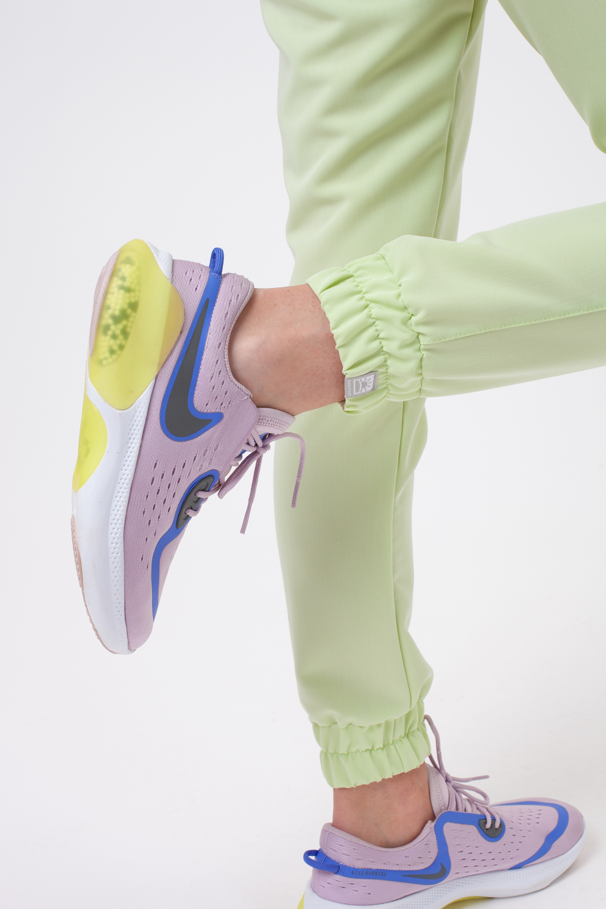 Spodnie medyczne damskie Sunrise Uniforms Premium Vibe jogger matcha-6