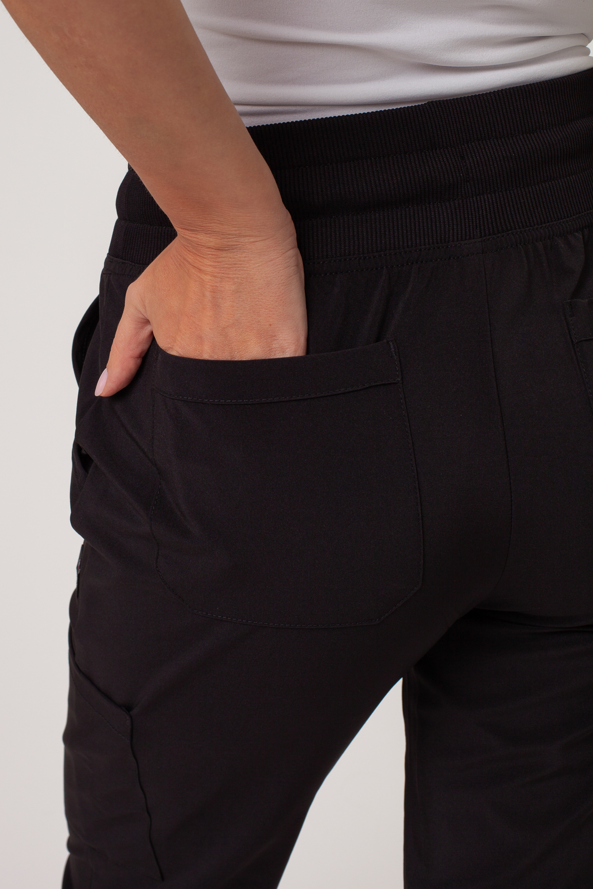 Komplet medyczny damski Dickies EDS Essentials Jogger czarny-11