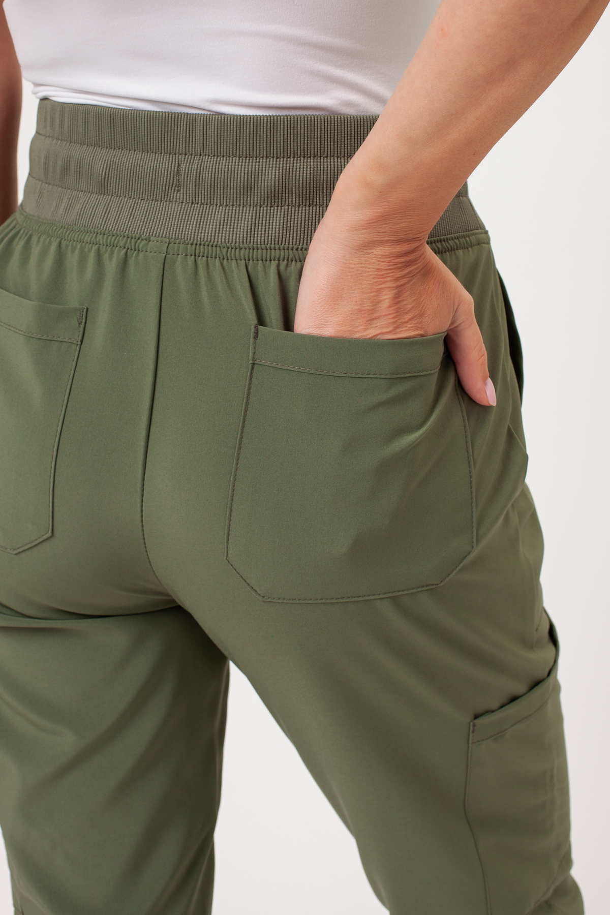 Komplet medyczny damski Dickies EDS Essentials Jogger oliwkowy-12
