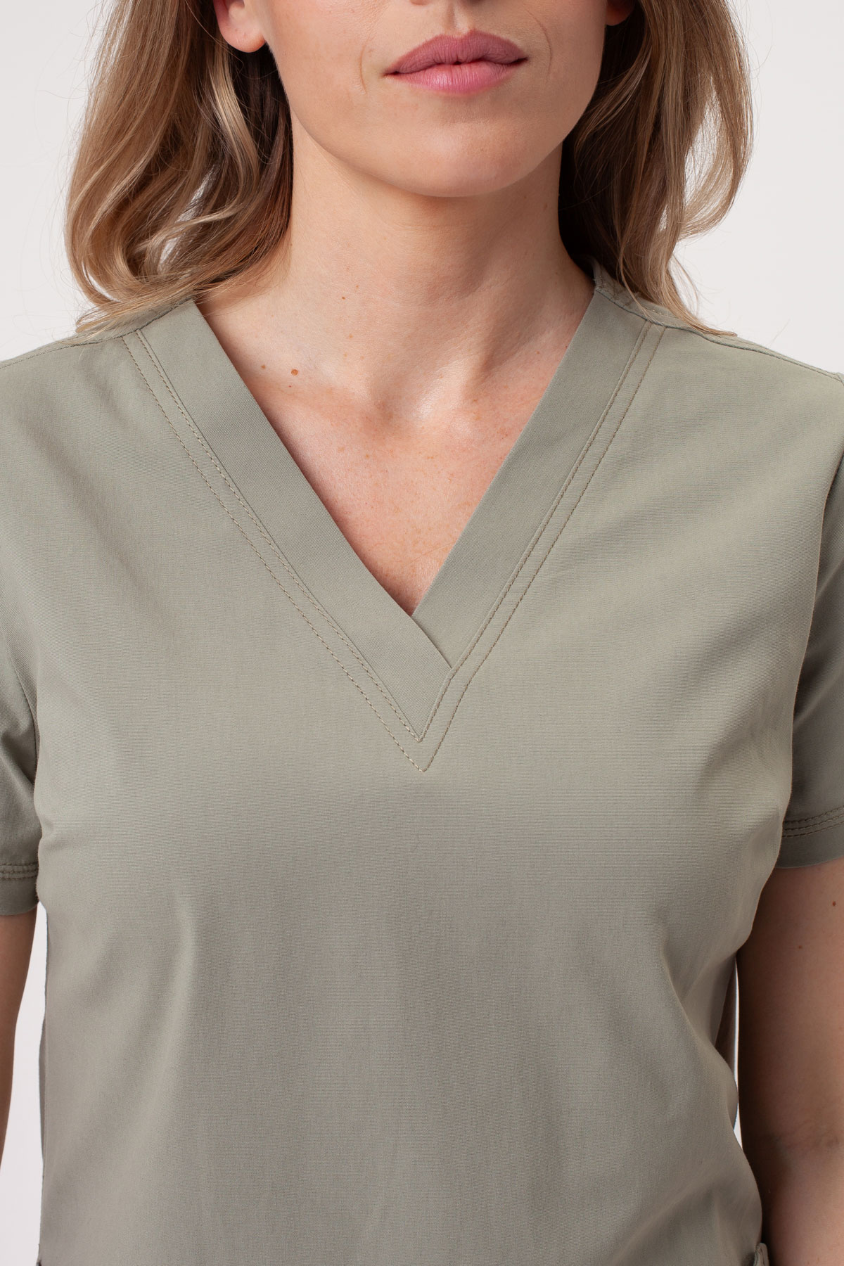 Komplet medyczny damski Dickies Forge V-neck pastelowa oliwka-5