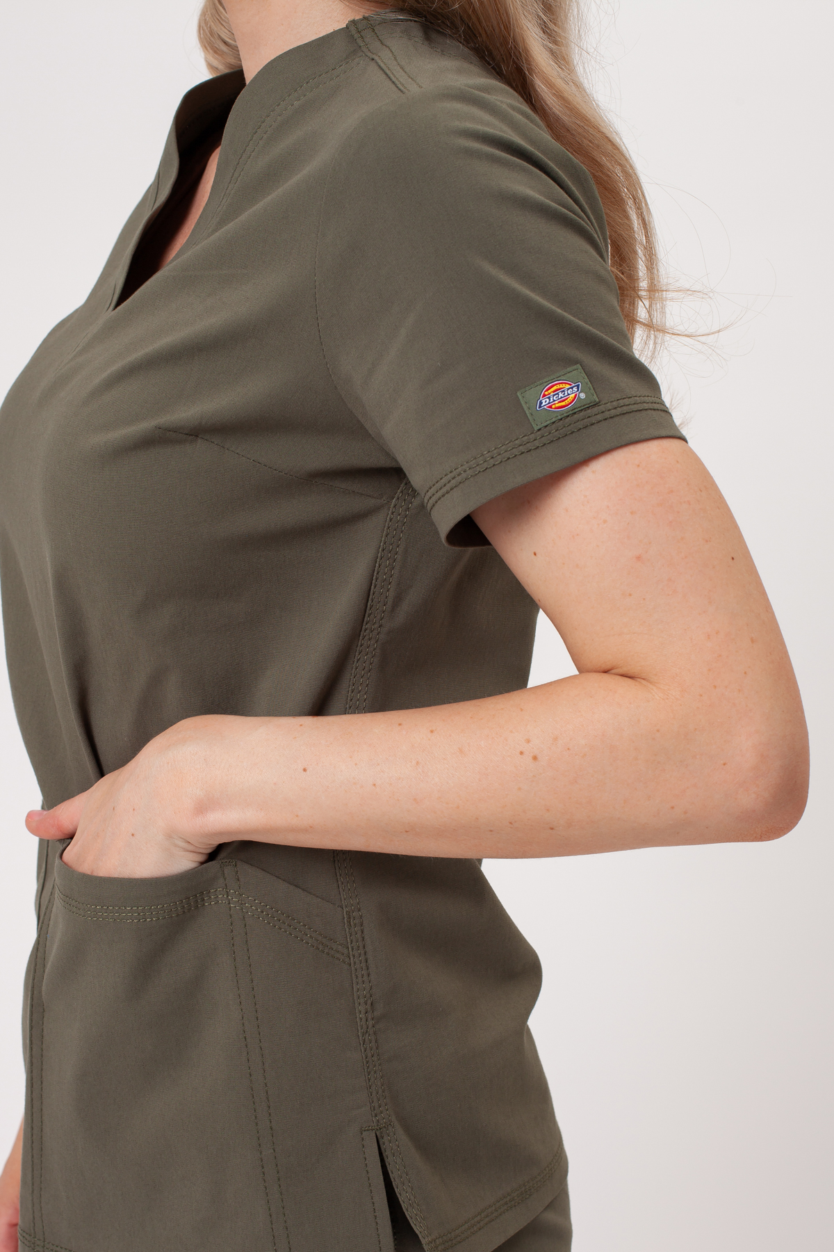 Komplet medyczny damski Dickies Forge V-neck oliwkowy-8