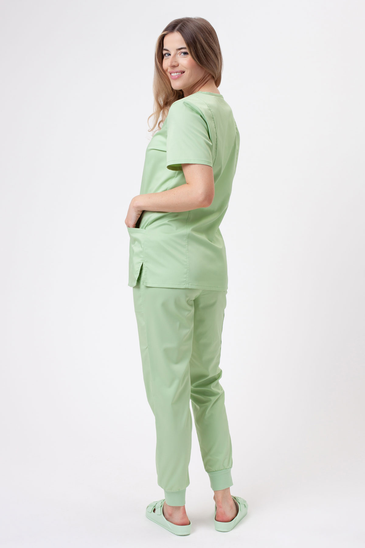 Bluza medyczna damska Cherokee Revolution Soft pistacjowa-1