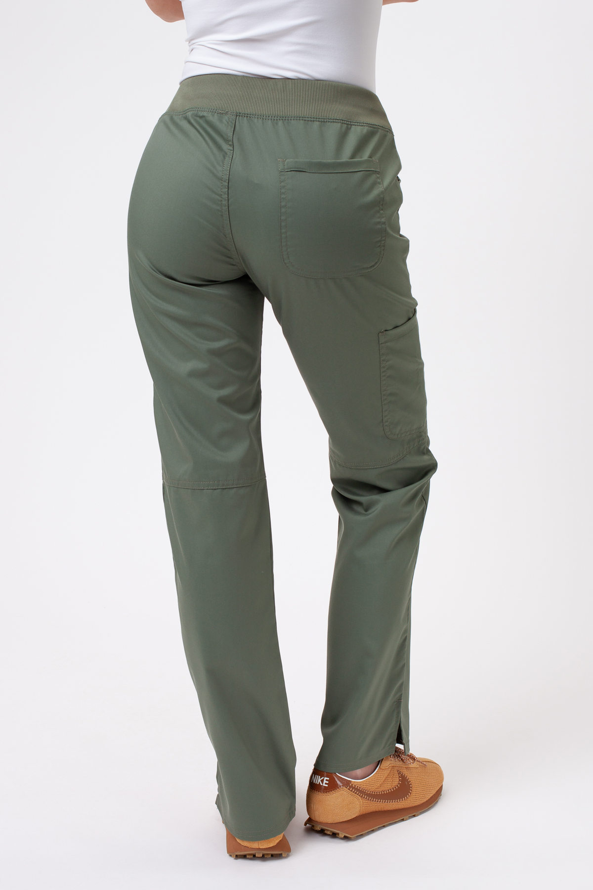 Komplet medyczny damski Cherokee Revolution Straight oliwkowy-8