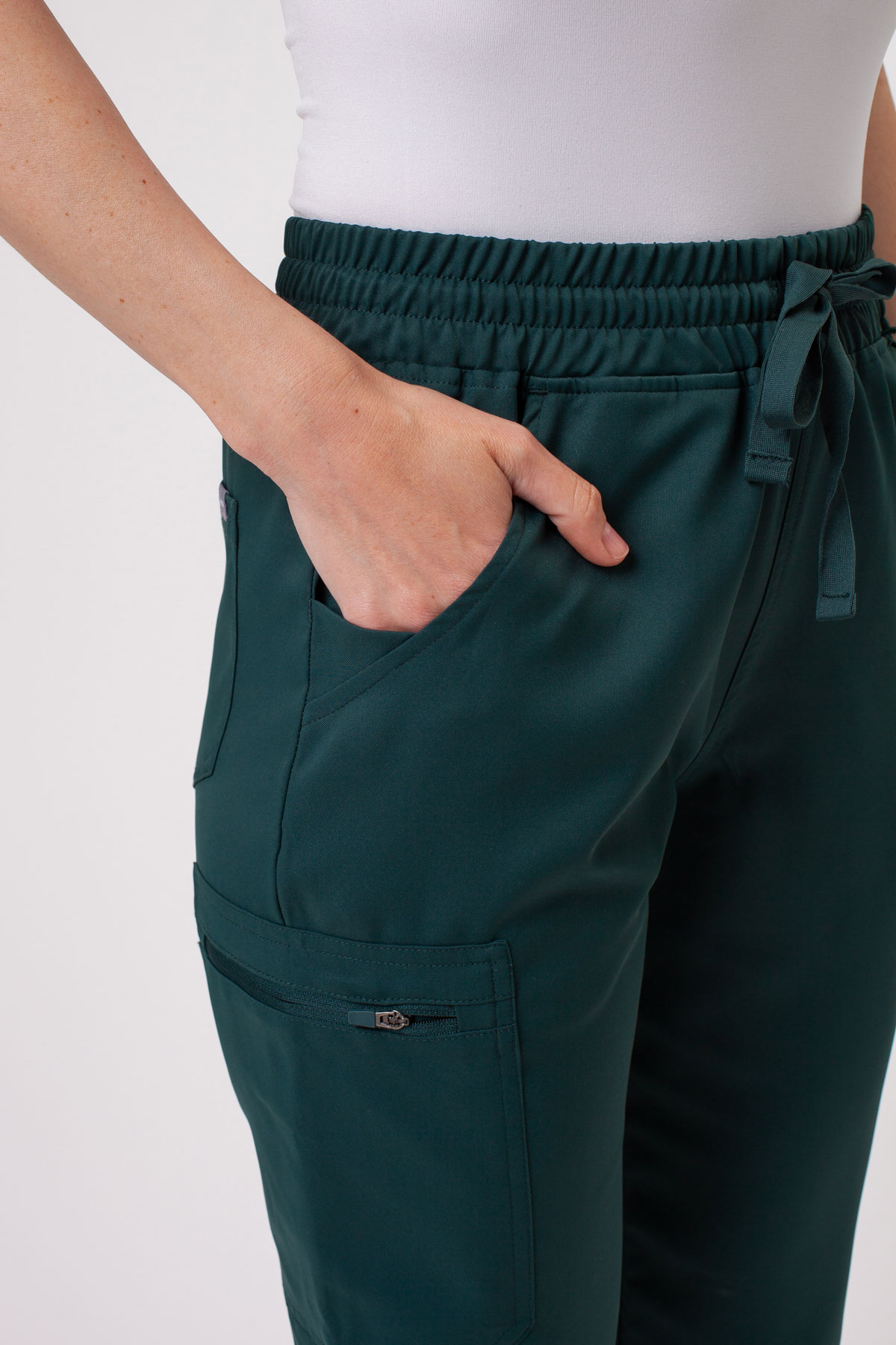 Spodnie medyczne damskie Sunrise Lite Fit jogger butelkowa zieleń-3