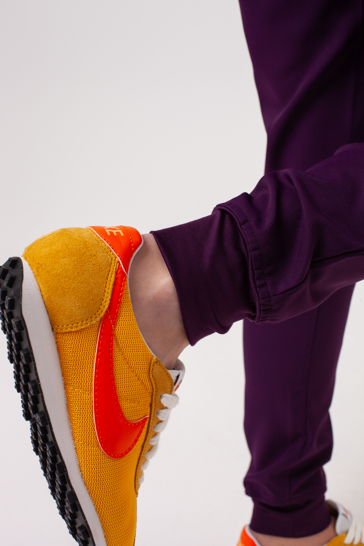 Spodnie medyczne damskie Sunrise Lite Fit jogger bakłażanowe-7