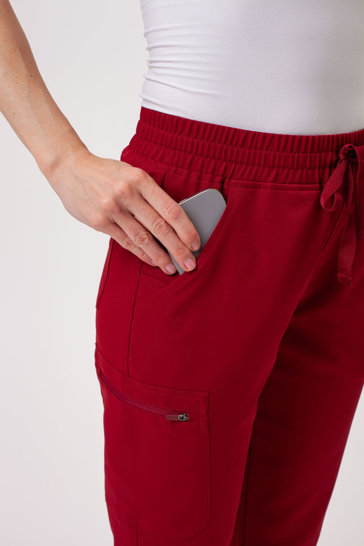 Spodnie medyczne damskie Sunrise Lite Split burgundowe-4