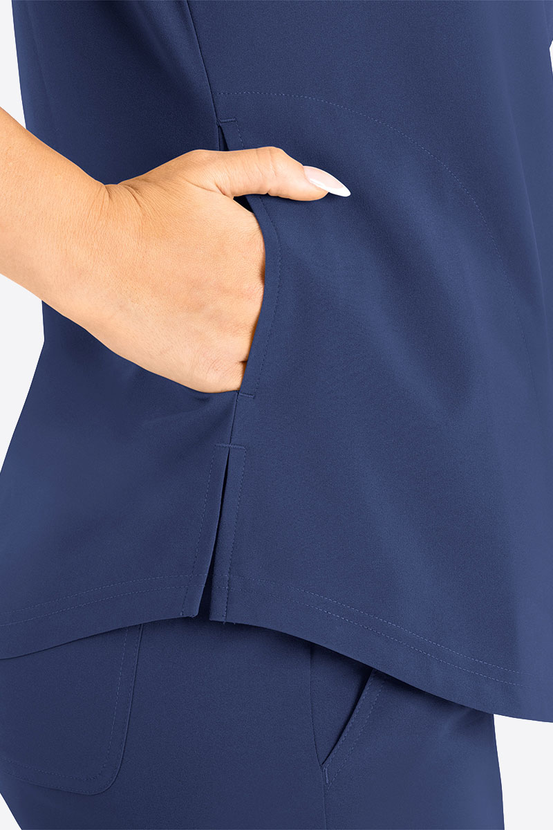 Bluza medyczna damska Maevn Momentum Round Neck ciemny granat-4