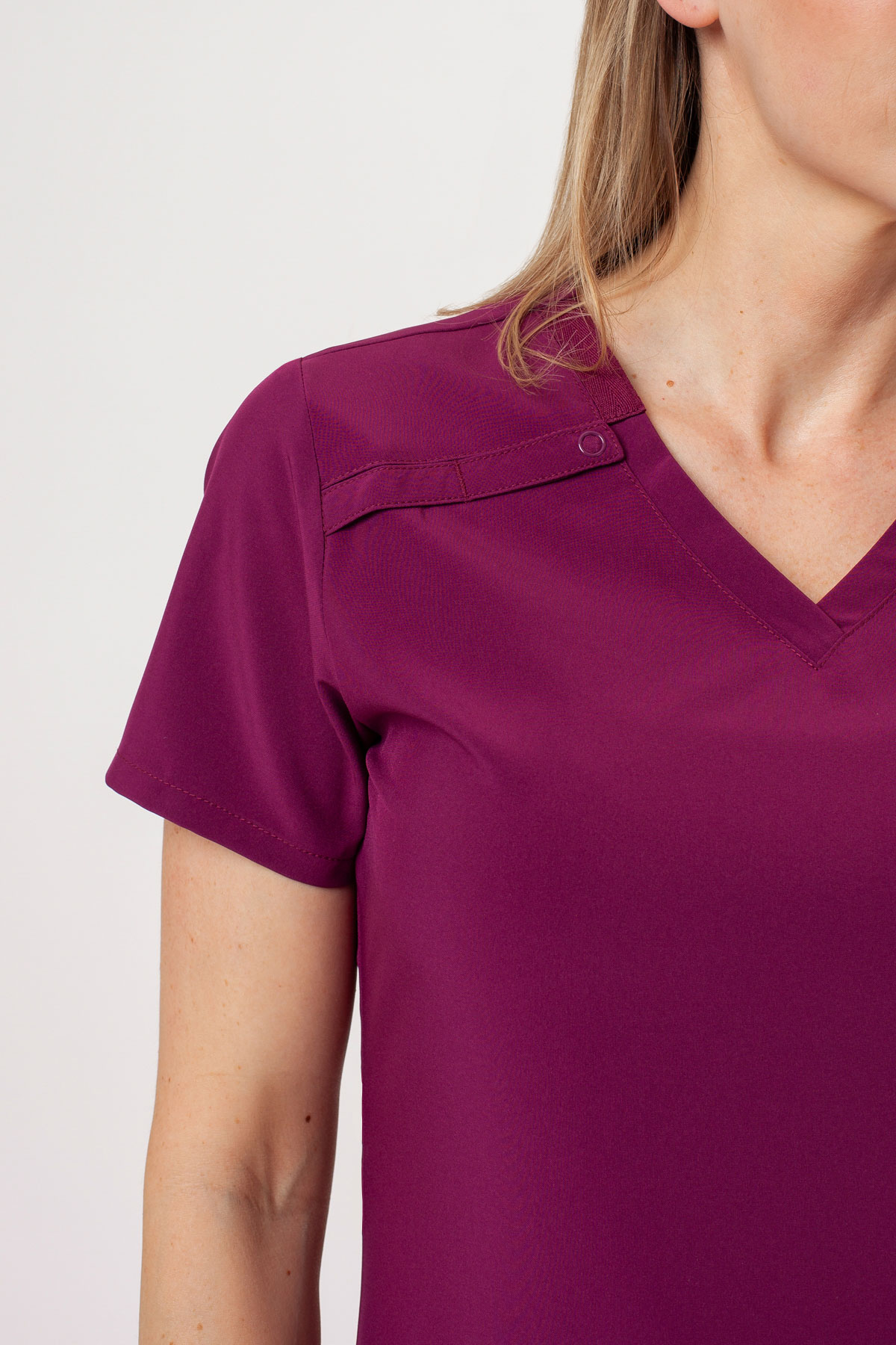 Bluza medyczna damska Dickies EDS Essentials V-neck wiśniowa-3
