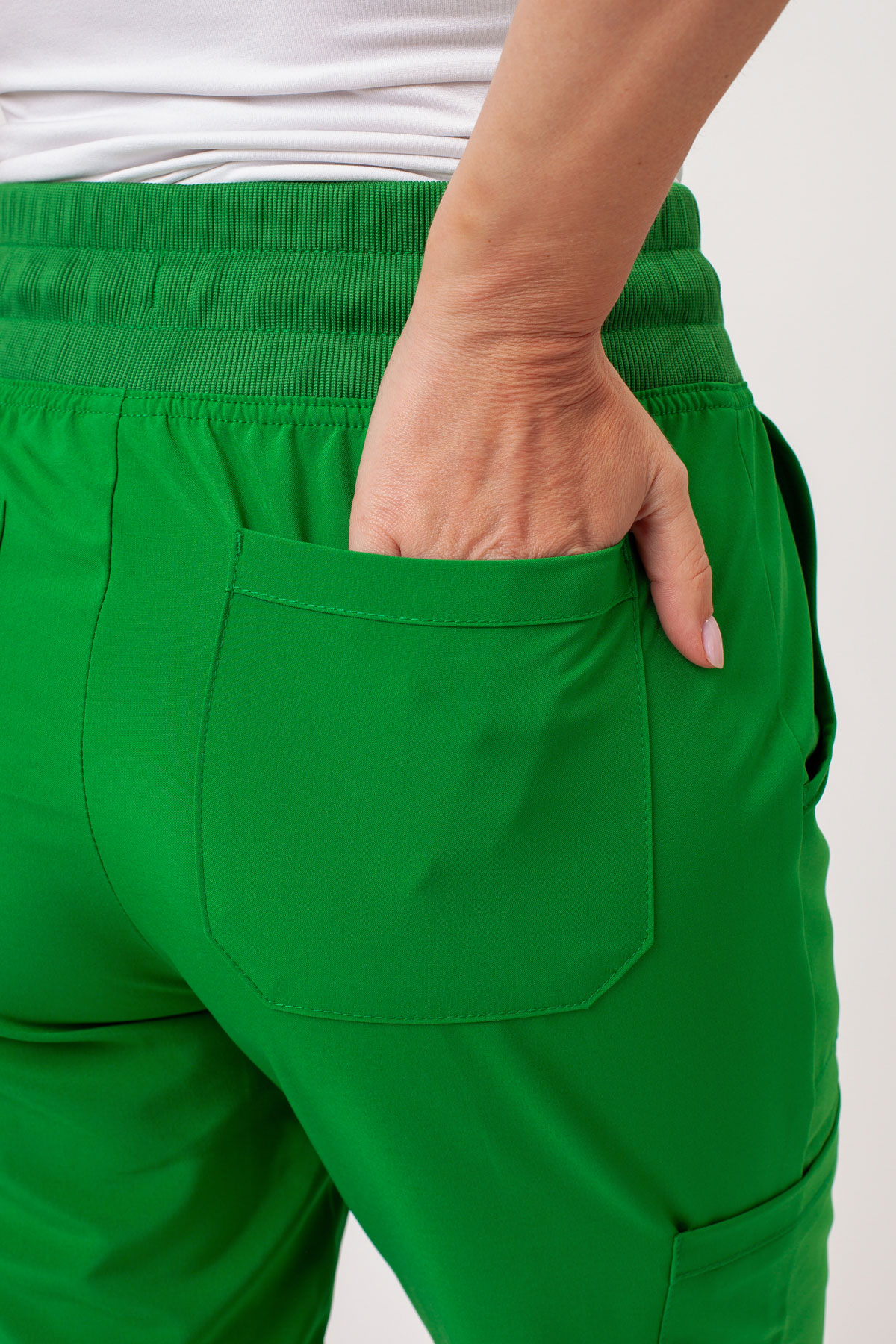 Spodnie medyczne damskie Dickies EDS Essentials Mid Rise jogger jasnozielone-4
