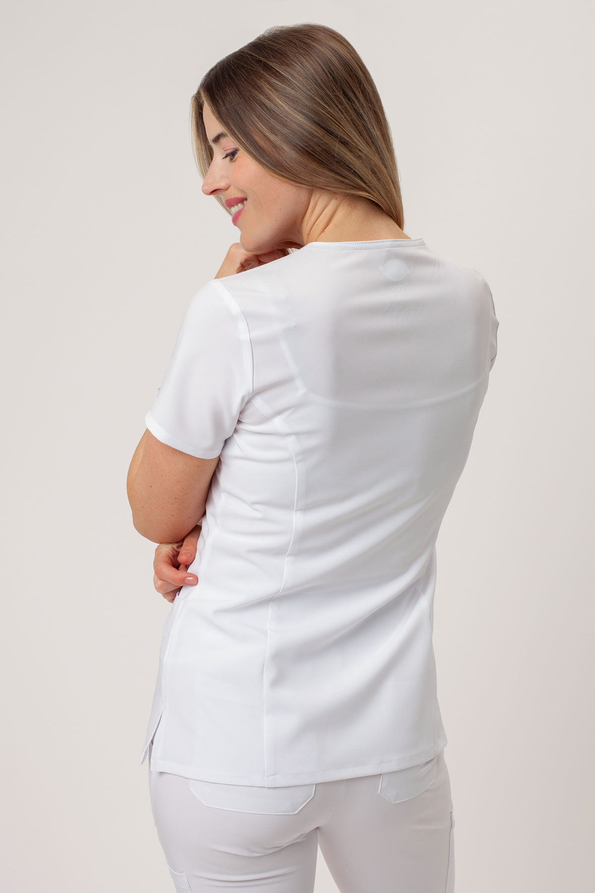 Bluza medyczna damska Dickies EDS Essentials V-neck biała-1