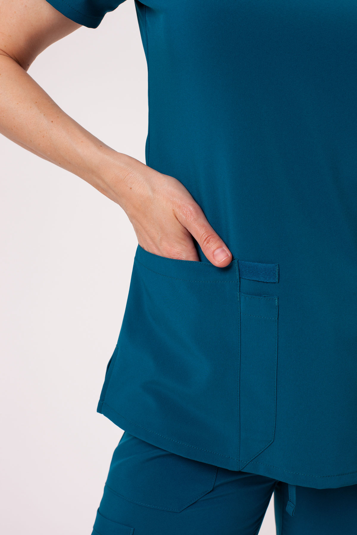Bluza medyczna damska Dickies EDS Essentials V-neck karaibski błękit-3