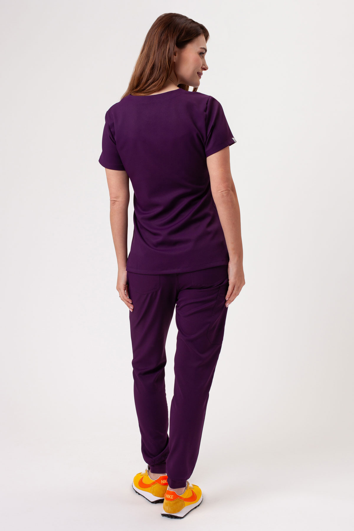 Spodnie medyczne damskie Sunrise Lite Fit jogger bakłażanowe-8