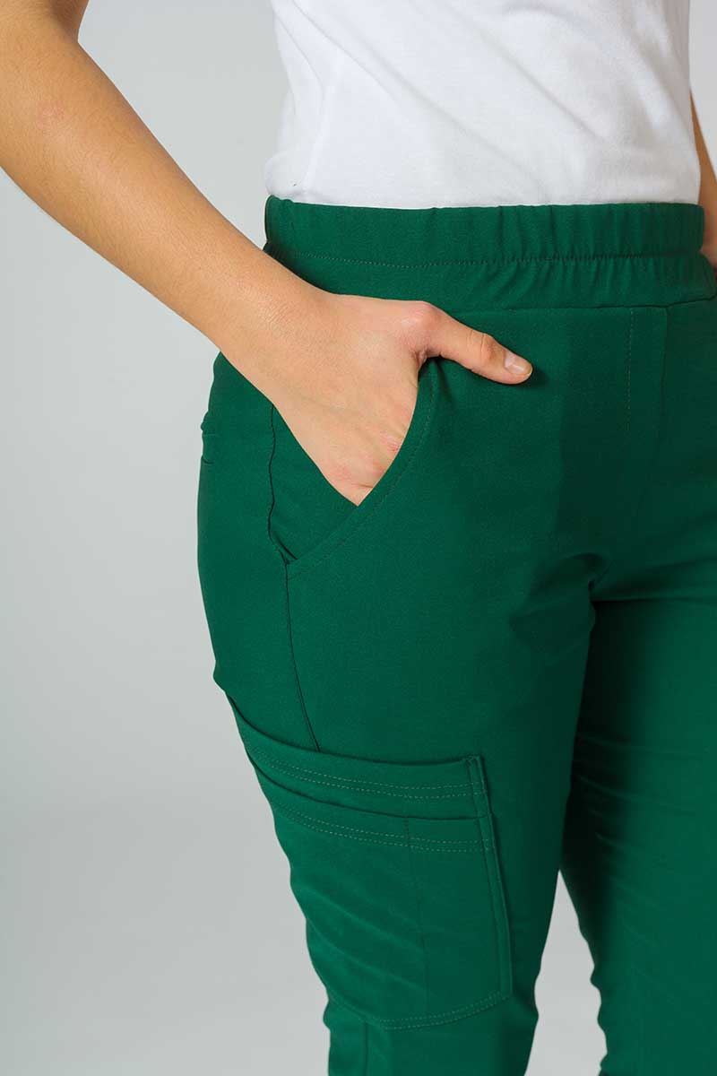 Spodnie medyczne damskie Sunrise Uniforms Premium Chill jogger butelkowa zieleń-5