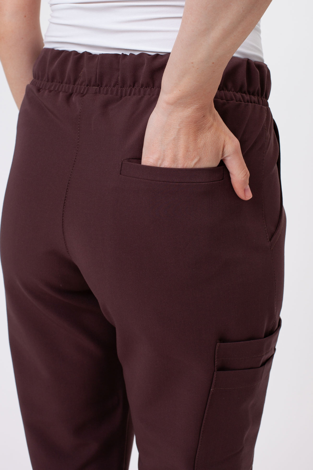 Spodnie medyczne damskie Sunrise Uniforms Premium Vibe jogger choco-5