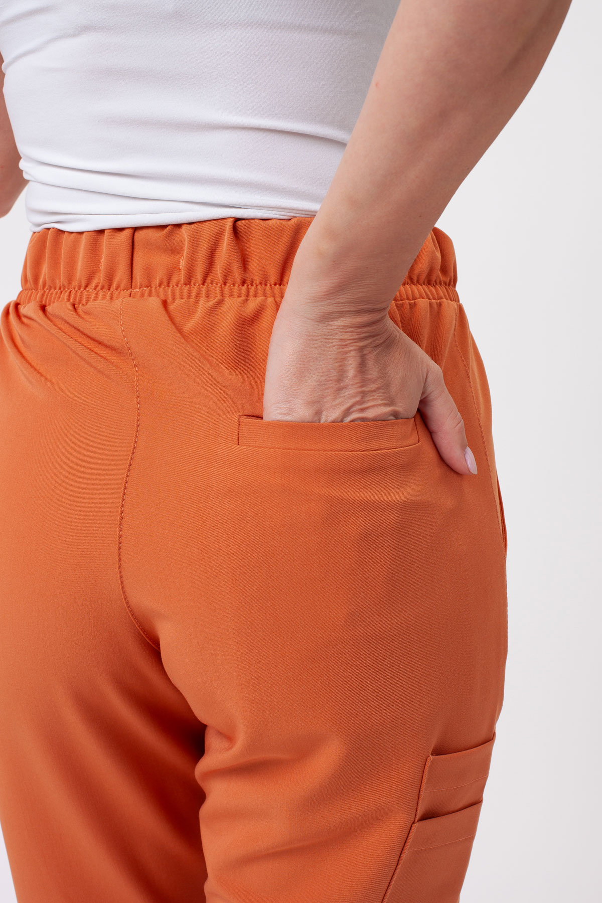 Spodnie medyczne damskie Sunrise Uniforms Premium Vibe jogger caramel-4