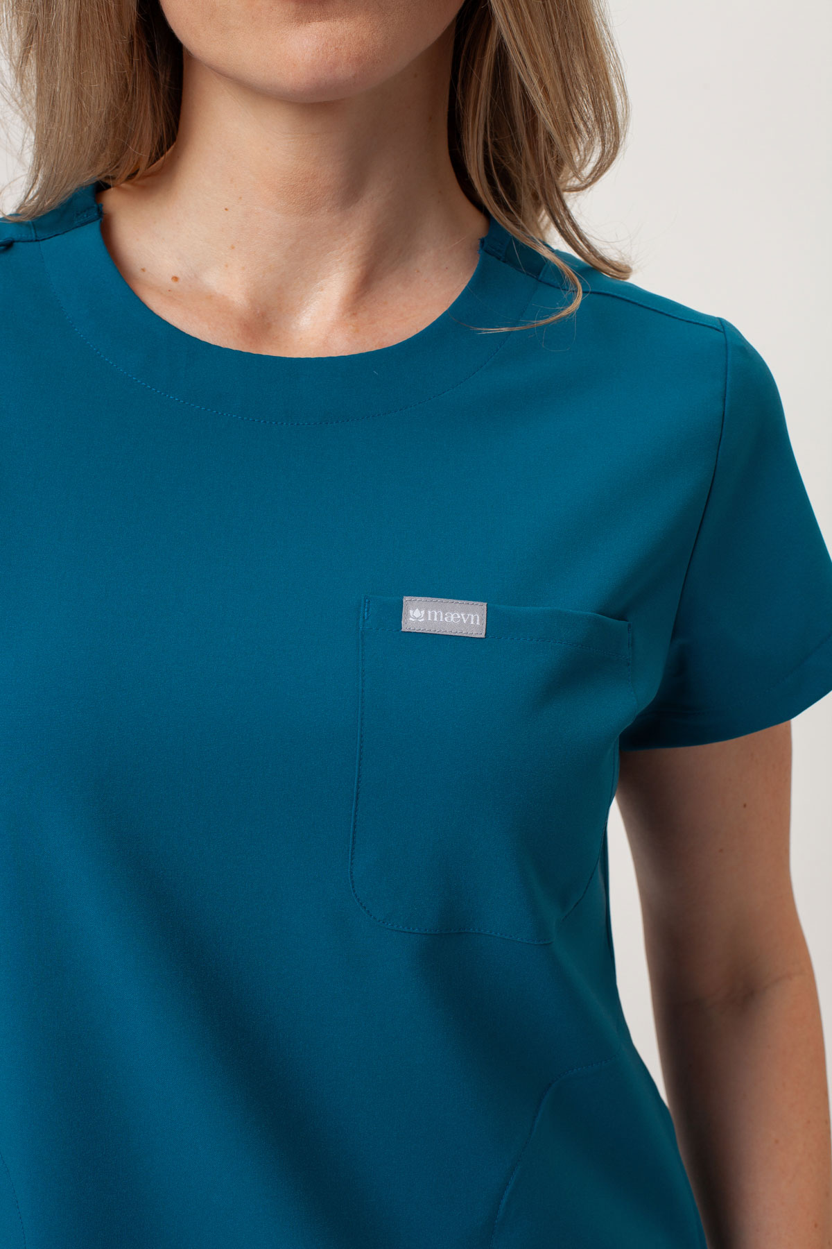 Bluza medyczna damska Maevn Momentum Round Neck karaibski błękit-5