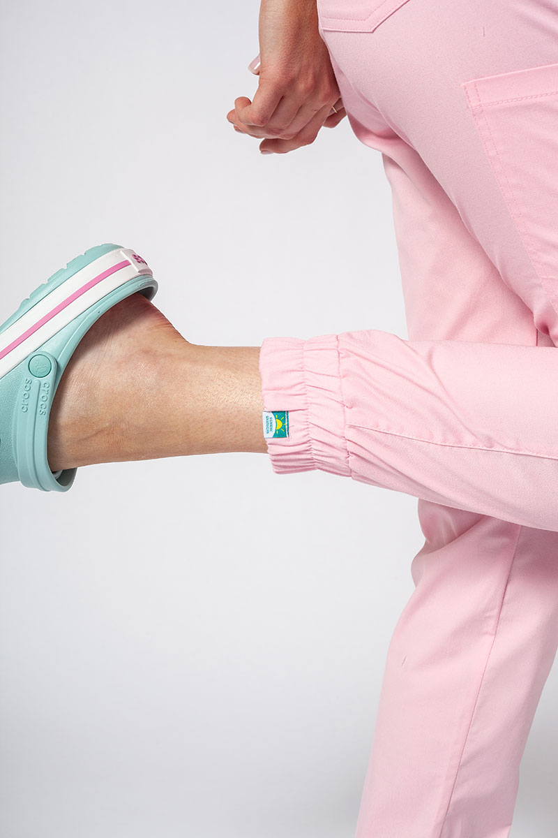 Spodnie medyczne damskie Sunrise Uniforms Active Air jogger różowe-4