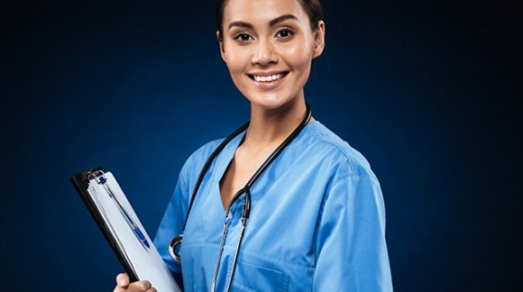 Wyzwania, obowiązki i trudności w zawodzie pielęgniarki w XXI wieku