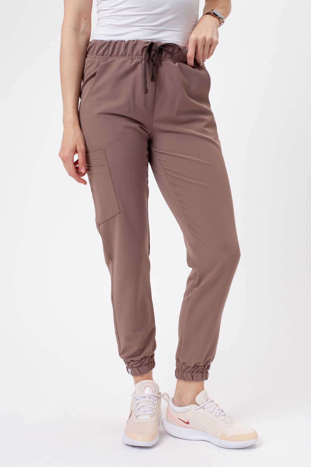 Spodnie medyczne damskie Sunrise Uniforms Premium Vibe jogger cappuccino