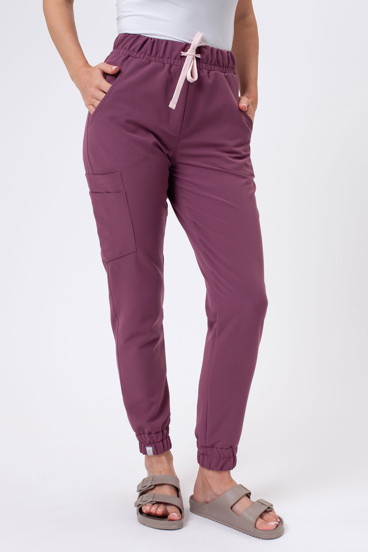 Spodnie medyczne damskie Sunrise Uniforms Premium Vibe jogger grape