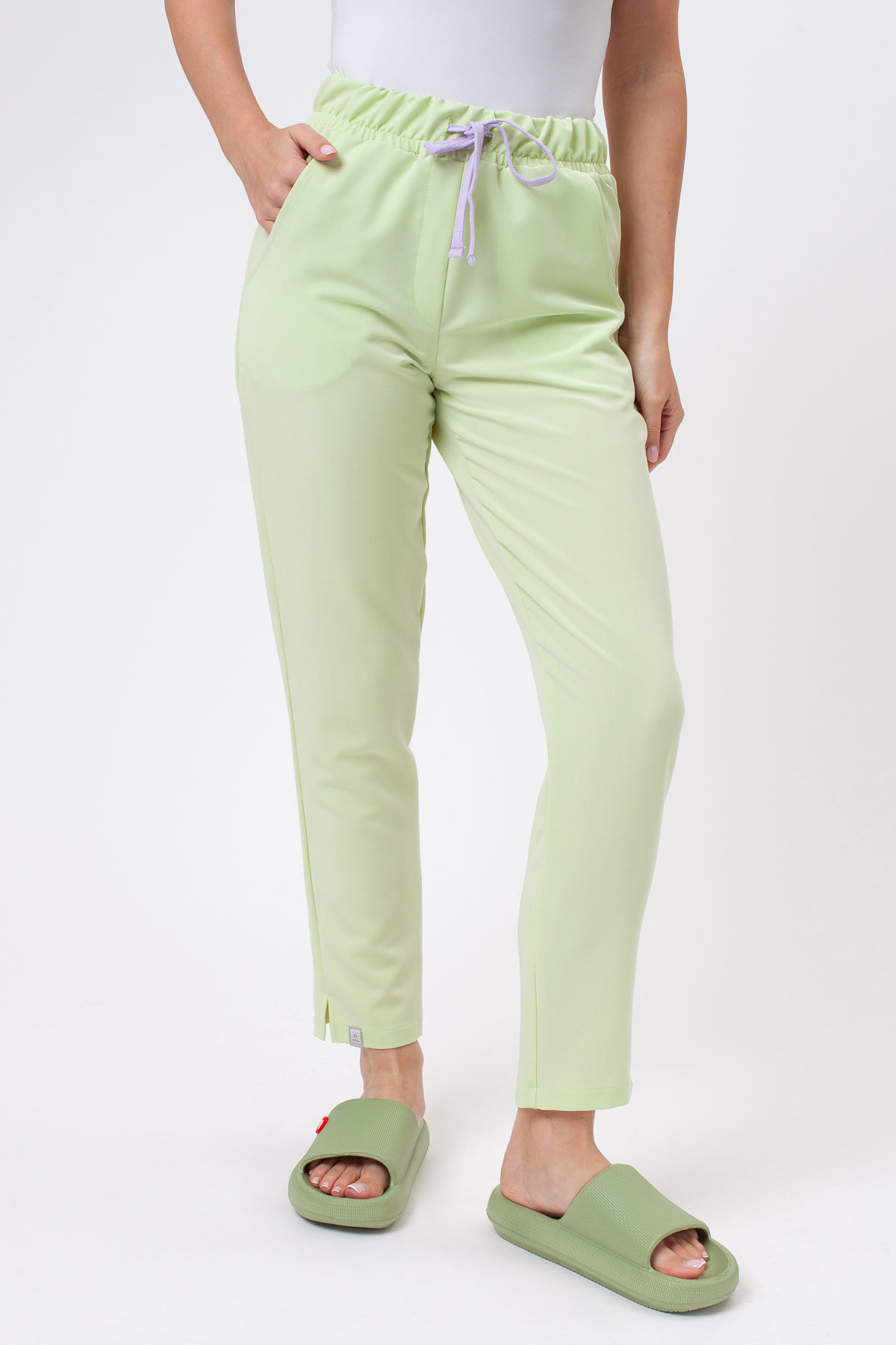 Spodnie medyczne damskie Sunrise Uniforms Premium Pride matcha